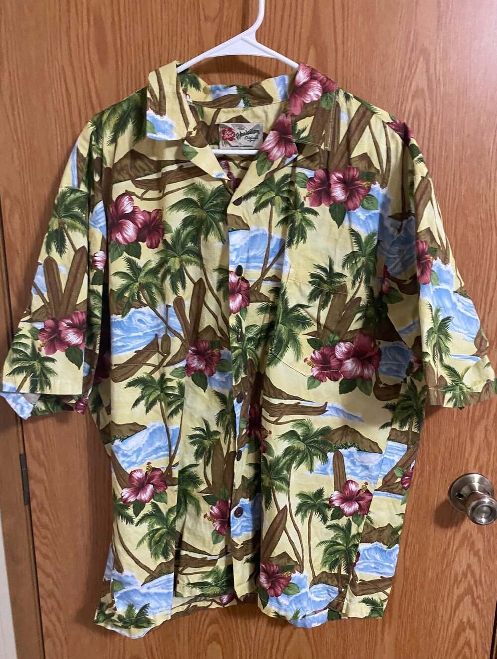 Hilo Hattie Hawaiian Shirt XL Yellow Floral Surfboard Aloha